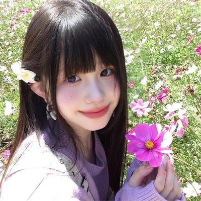 蓝天花朵